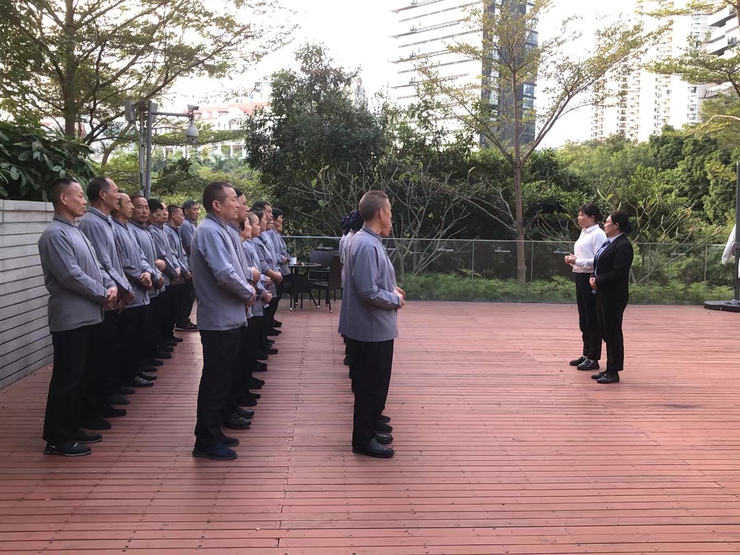 員工列隊(duì)、禮儀培訓(xùn)展示2